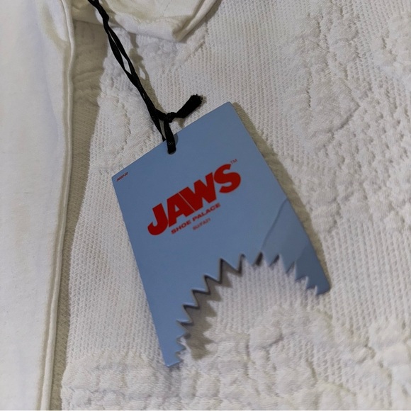 NWT Jaws Poster White T-Shirts XL Movie Classics New Authentic Embroidered Logo - Picture 6 of 11
